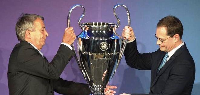Real Madrid entrega a Berlín el trofeo de la Champions