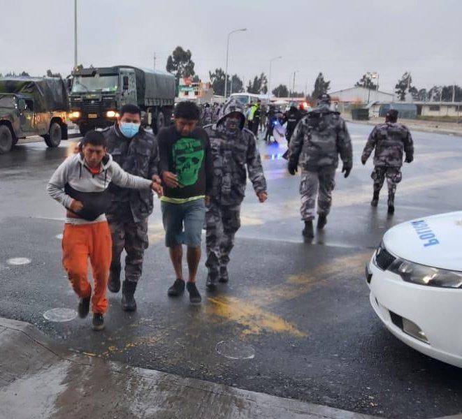 Registran 13 muertos e intento de fuga en cárcel de Cotopaxi