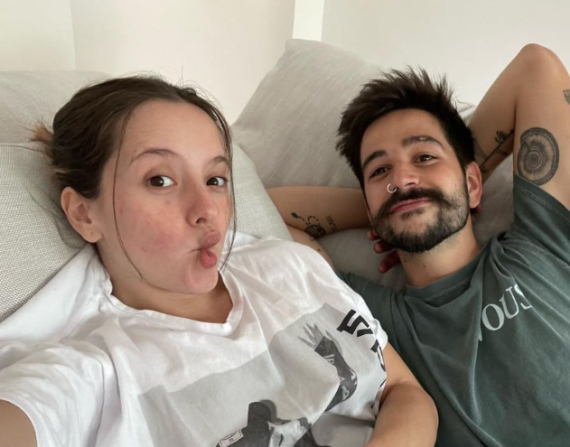 Foto de la pareja de músicos en redes sociales.
