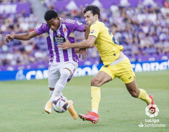 Gonzalo Plata fue titular ante el Villarreal