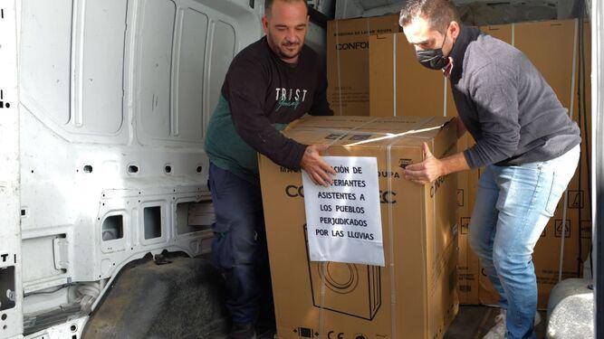 Varias empresas privadas donaron electrodomésticos a damnificados