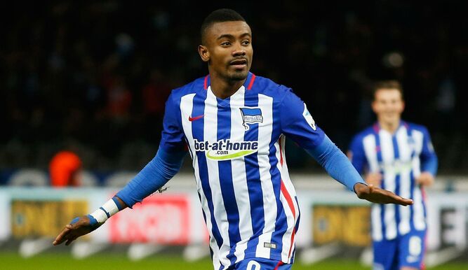 Veterano delantero Kalou se incorpora al Botafogo