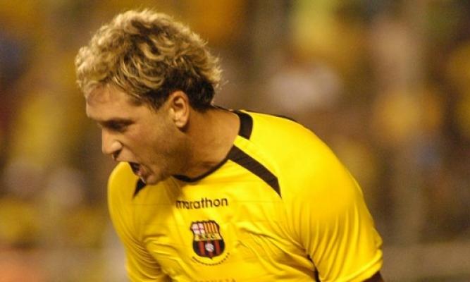 Barcelona anuncia que se hará abono de 500 mil dólares a Rolando Zárate