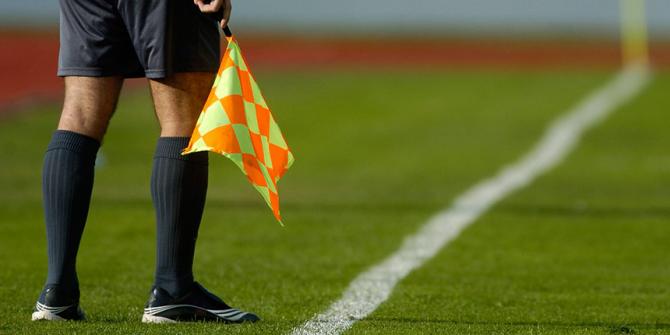 Futbolista arbitrará un partido femenino tras un comentario sexista
