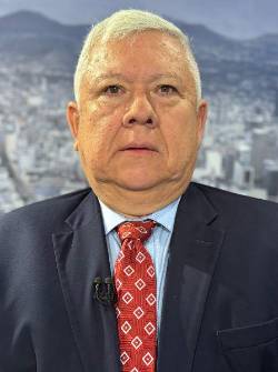 Fausto Ortíz: Exministro de Finanzas | 02-12-2025