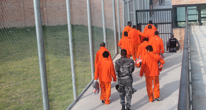 Torturas con choques eléctricos, nueva denuncia de internos contra cárcel de Turi