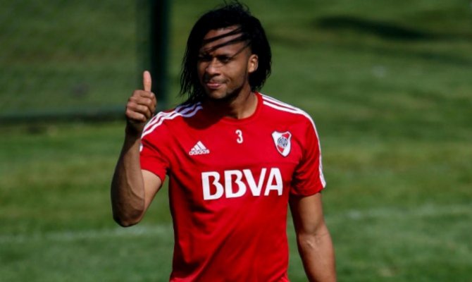 Arturo Mina estaría en la mira del Besiktas de Turquía