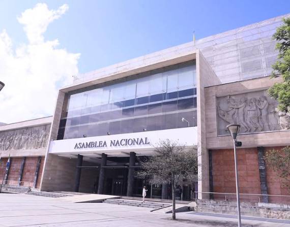 Exteriores de la Asamblea Nacional.