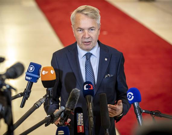 El ministro Pekka Haavisto, dijo que las restricciones estarán vigentes hasta nuevo aviso.