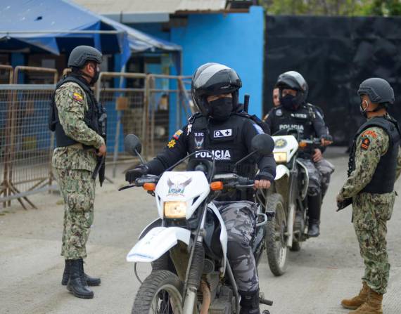 Militares y policías se encargaron del control en los centros de rehabilitación social del país