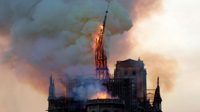Incendio en Notre Dame: el fuego que amenazó la historia