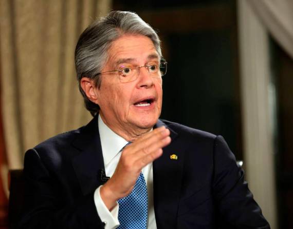 Guillermo Lasso veta parcialmente la Ley de aborto por violación en Ecuador.