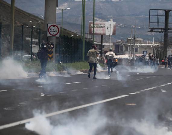 Vía Panamericana Norte de Quito estuvo bloqueada más de 7 horas por protestas