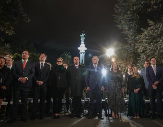 Autoridades de Gobierno en un acto conmemorativo por el Primer Grito de la Independencia.