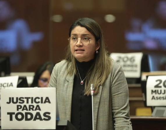 Victoria Desintonio (UNES) propuso crear una comisión ocasional integrada solo por mujeres por el caso María Belén Bernal