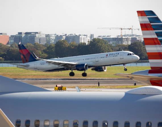 En un comunicado, Delta dijo que estaba agotando todas las opciones y todos los recursos, para cubrir las operaciones que tenía programadas.
