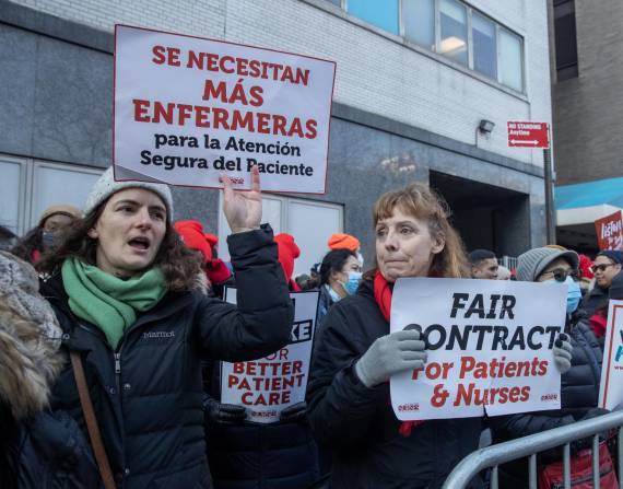 Las protestas por la renegociación de los contratos de las enfermeras siguen sin obtener respuestas.