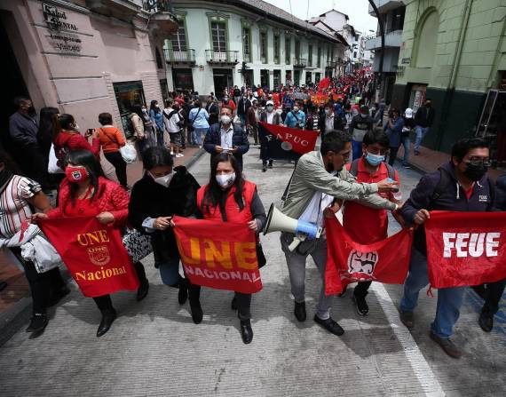 Estudiantes marcharon para exigir un incremento al presupuesto de la educación en 2022