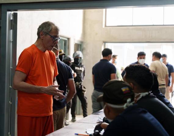 El exvicepresidente de Ecuador Jorge Glas Espinel a su llegada a la cárcel del Encuentro, en Sta. Elena.