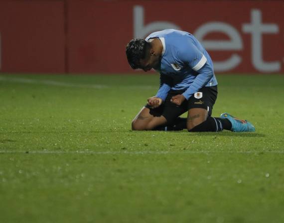 Luciano Rodríguez de Uruguay celebra al final hoy, de un partido de la fase final del Campeonato Sudamericano Sub'20 entre las selecciones de Uruguay y Paraguay, en el estadio Metropolitano de Techo, en Bogotá (Colombia). EFE/Carlos Ortega