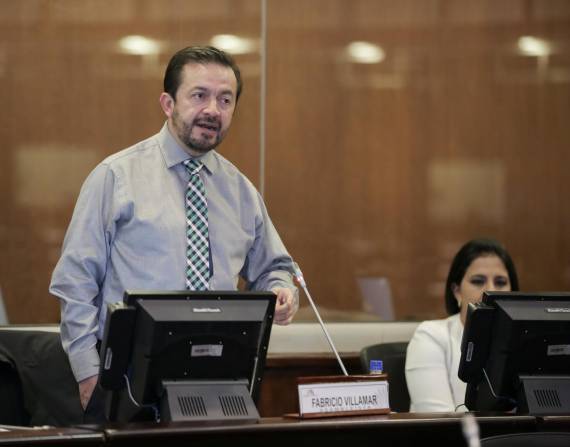 Asamblea destituye a Fabricio Villamar por la obtención irregular de carné de discapacidad