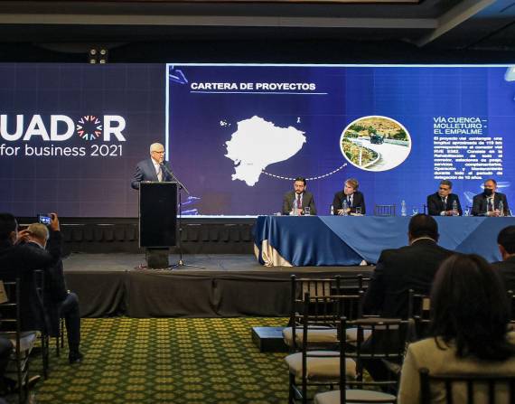 Gobierno presentó portafolio de inversiones para obras de infraestructura pública
