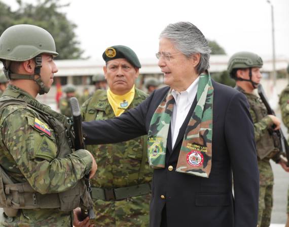 Guillermo Lasso visitó el Fuerte Militar Huancavilca del Guayas.