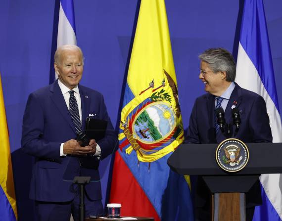 Foto de archivo del presidente de Estados Unidos, Joe Biden (i), junto al presidente de Ecuador, Guillermo Lasso.