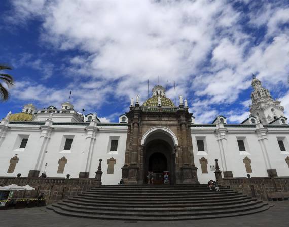 La Catedral Metropolitana es uno de los sitios turísticos en el Centro Histórico de Quito.