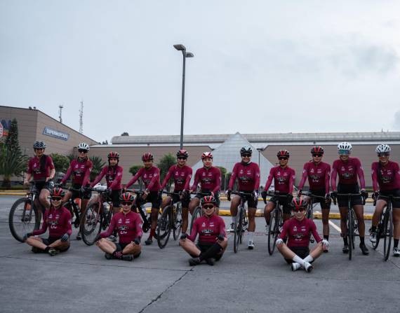 Día de la Mujer: La historia del primer equipo femenino de ciclismo en el Ecuador