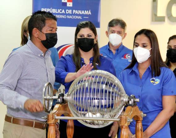 Fiscalía de Panamá investiga a la lotería por el escándalo de un premio millonario