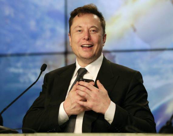Según los analistas, los inversionistas temen que Musk se distraiga con Twitter y preste menos atención a la gerencia de Tesla