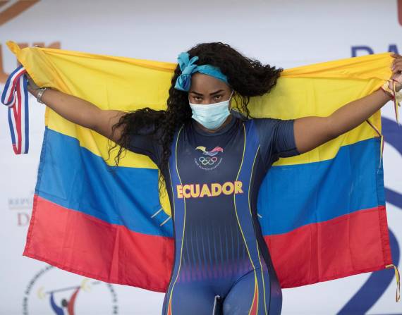 Tamara Salazar se impuso sin problemas en la categoría de envión con 251 kilos.