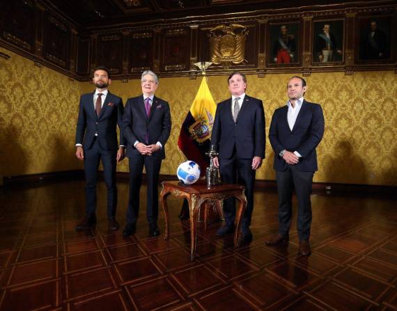 Guillermo Lasso y presidente de Conmebol afinaron detalles para la Final de la Copa Libertadores