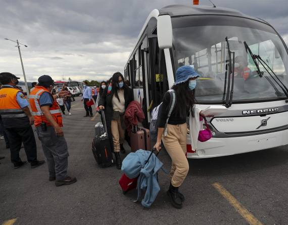 Un grupo de jóvenes ecuatorianos arribó el pasado 4 de marzo procedentes de Ucrania.