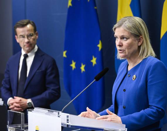 Magdalena Andersson, primera ministra de Suecia, anunció la medida este lunes 16 de mayo del 2022.