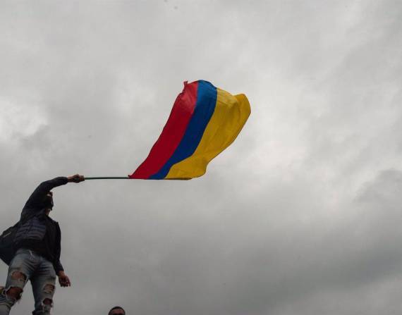 El Comité Nacional del Paro de Colombia anuncia un cese temporal de las movilizaciones.