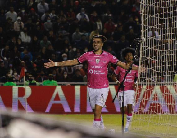El delantero Lautaro Díaz marcó un doblete e Independiente del Valle se está clasificando a la final de la Copa Sudamericana