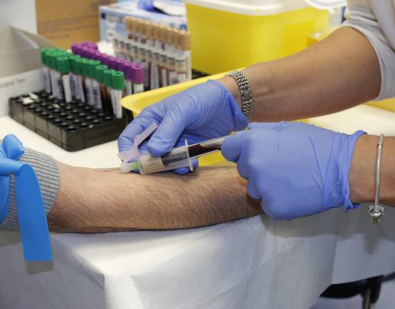 Los pacientes que recibieron sangre artificial en un ensayo clínico sin precedentes