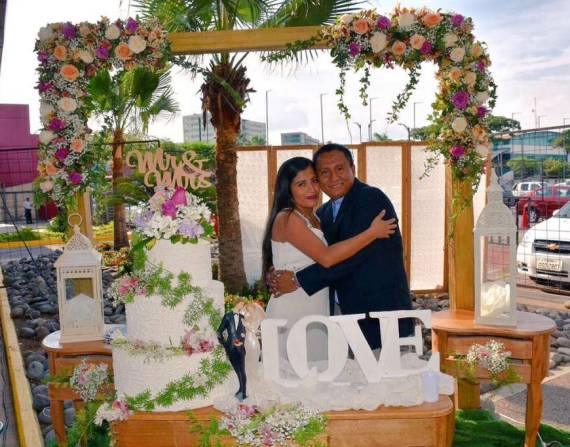 32 parejas se casaron en boda colectiva en Centro de Convenciones. Foto: Twitter Guayaquil es mi destino