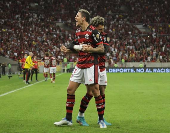 Flamengo goleó 7-1 l al colombiano Deportes Tolima