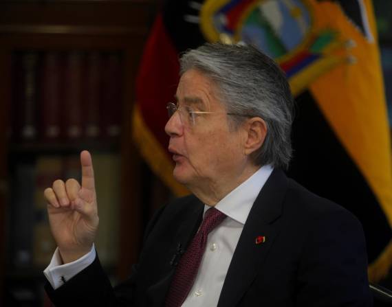 El presidente de Ecuador, Guillermo Lasso, entregó la condecoración.