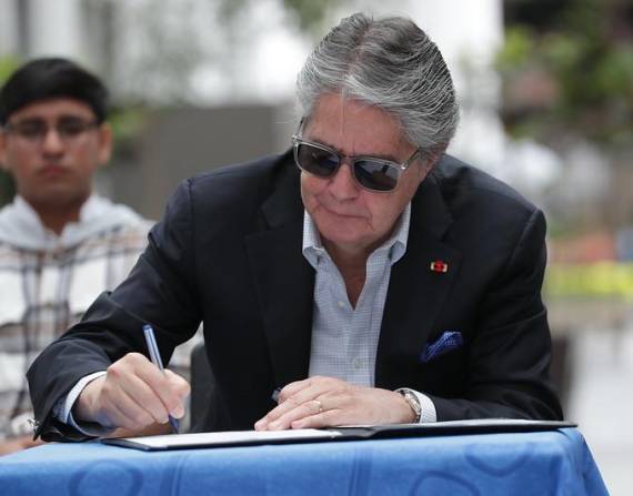 Guillermo Lasso realiza actividades en Guayaquil desde que regresó el domingo de EE.UU. tras una cirugía.