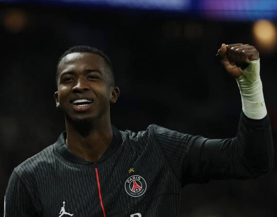 Willian Pacho, del PSG, en una imagen de archivo cuando su equipo venció al Tottenham en la Champions.