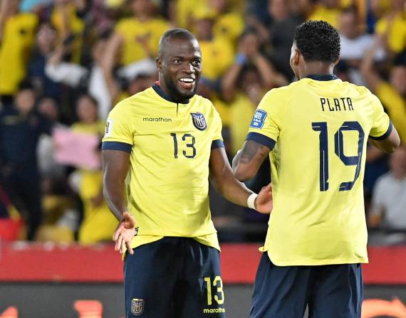 Enner Valencia y Gonzalo Plata en una imagen de archivo con la selección de Ecuador.