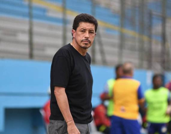 Paúl Vélez, director técnico ecuatoriano de Libertad FC.