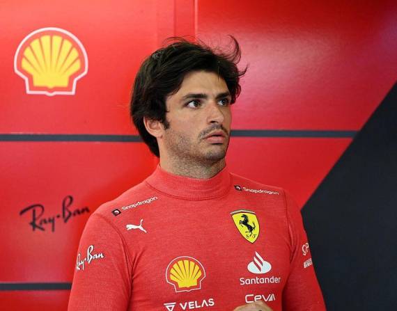 El español de Ferrari, Carlos Sainz empezará primero, seguido por Max Verstappen de Red Bull,