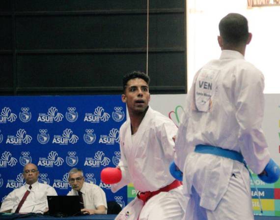 El karateca José Acevedo logró la sexta medalla de oro en Juegos Suramericanos