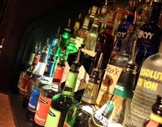 Restaurantes y hoteles podrán vender bebidas alcohólicas los domingos