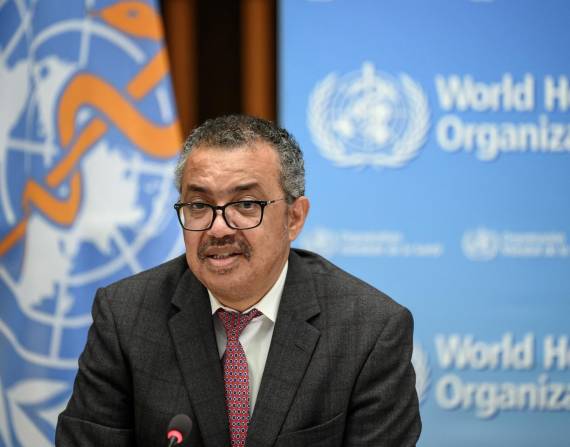 El director de la OMS, Tedros Adhanom Ghebreyesus, advierte al mundo sobre los riesgos de la viruela símica
